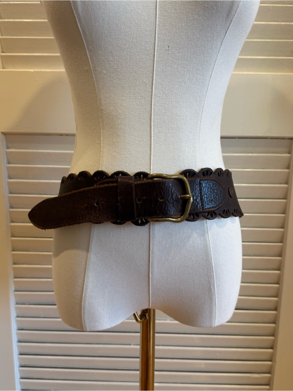Lucky Brand dark Brown leather belt with scalloped edges